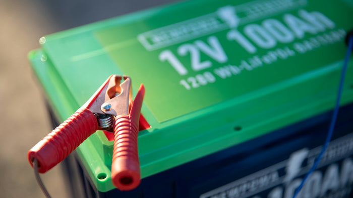Batería de auto de 12 V con pinza