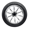 Neumático Yokohama Bluearth AE51 205/55R17 95V con banda de rodadura y perfil, en vista lateral sobre fondo neutro.