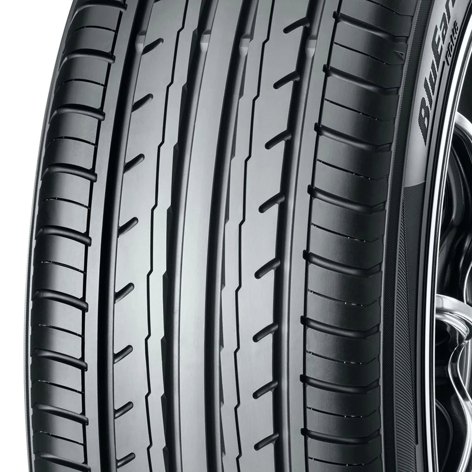 Yokohama Bluearth ES33 235/40 R18 95W